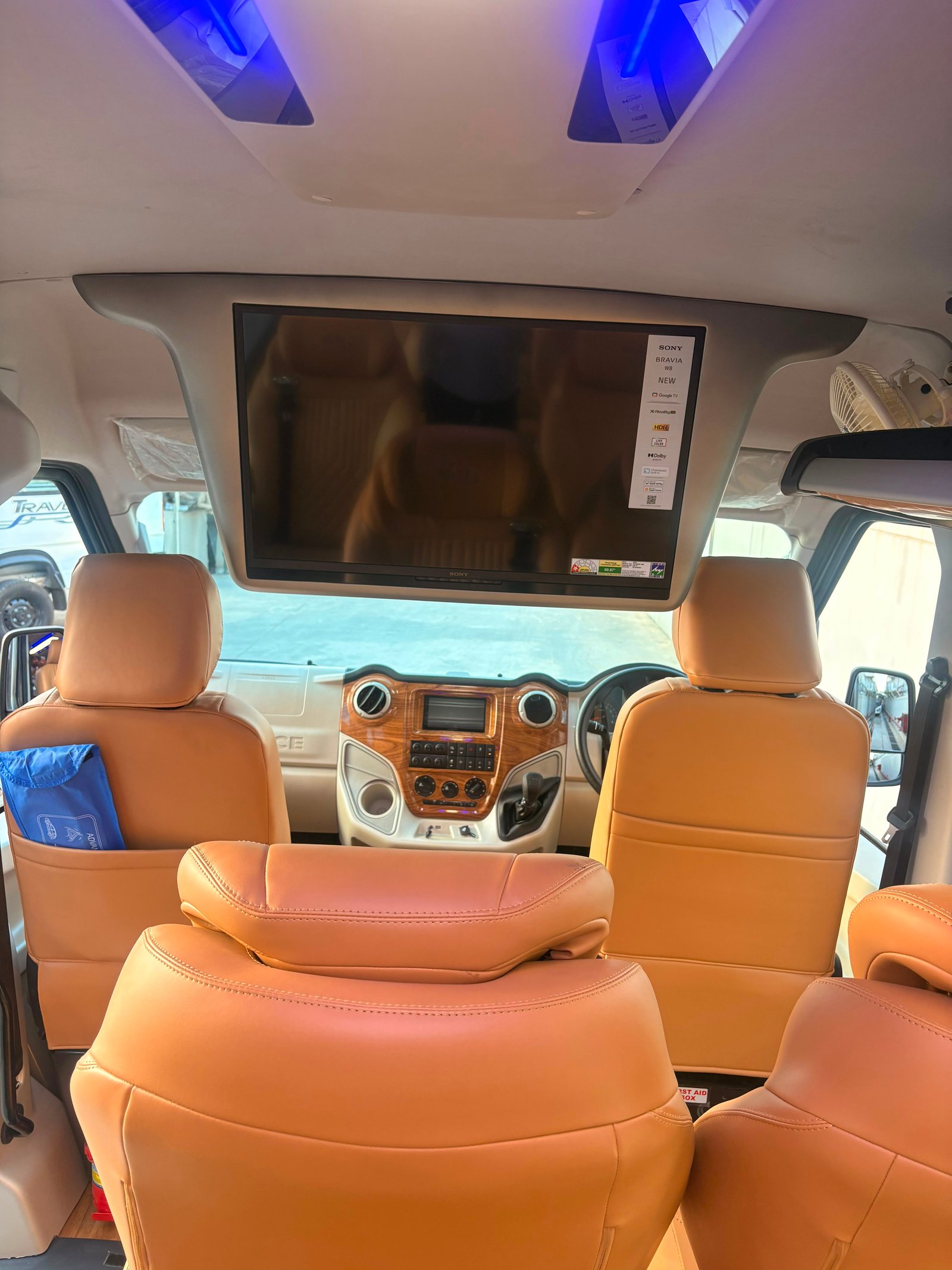 Traveller 9 seater luxury AC